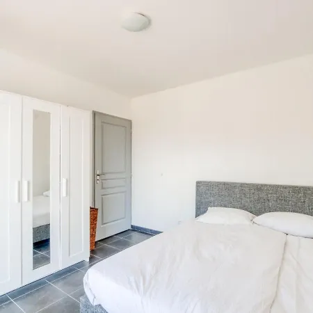Villa Quaint In Aquitaine With Swimming Pool
