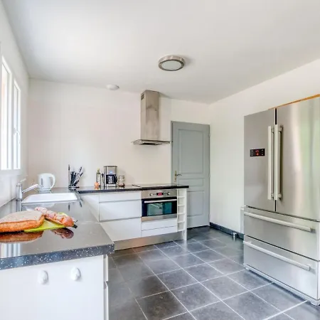 Quaint In Aquitaine With Swimming Pool * Saint-Alvere