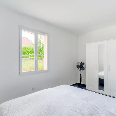 Quaint In Aquitaine With Swimming Pool Saint-Alvere