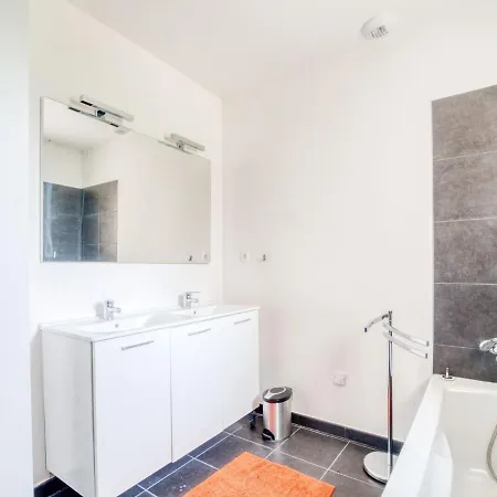 Quaint In Aquitaine With Swimming Pool