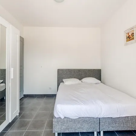 In Aquitaine With Pool & Bbq Saint-Alvère