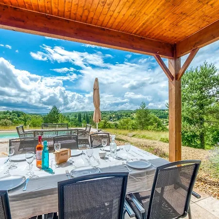 In Aquitaine With Pool & Bbq